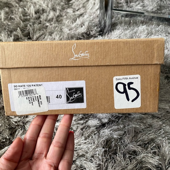 Christian Louboutin So Kate Black Patent Leather Pumps - Picture 2 of 3